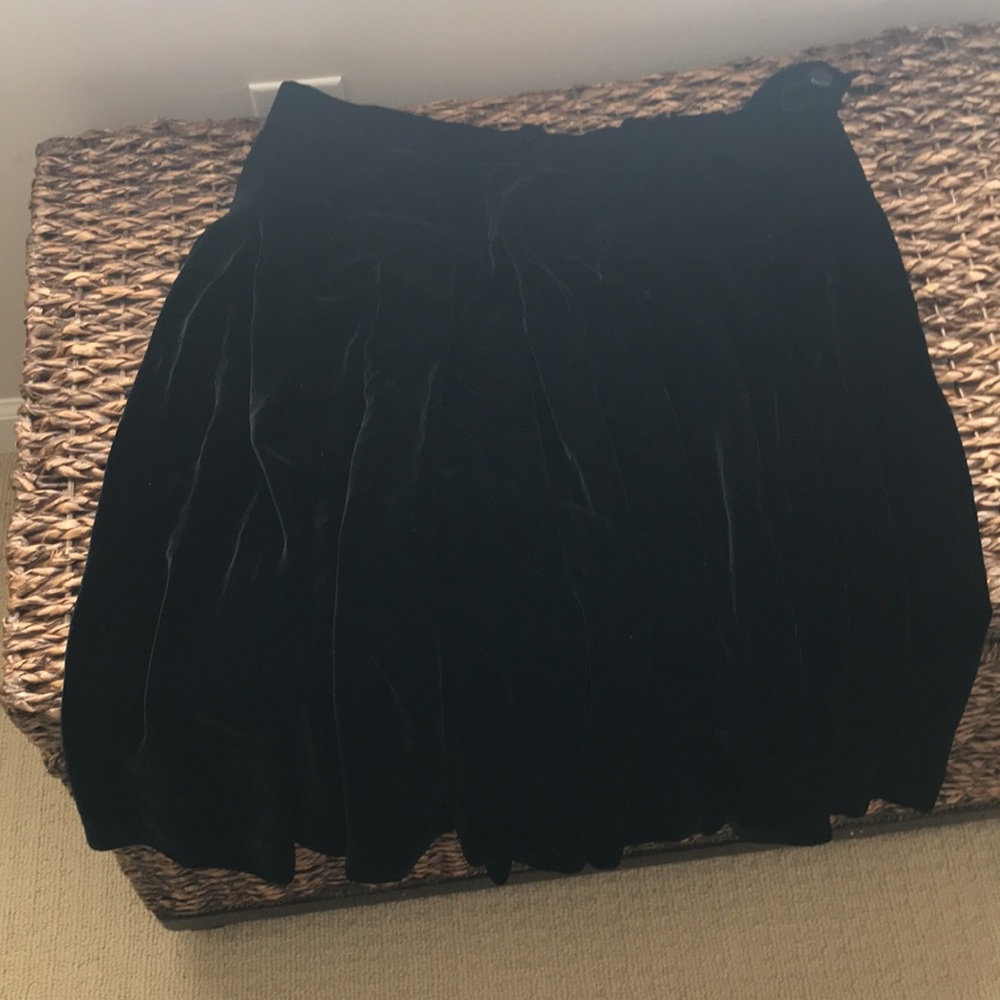 Perry Ellis Portfolio Black Velvet Skirt